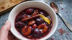 Zwetschgen-Kompott wie aus Omas Küche – mit Vanille, Zimt und Zitronenschale