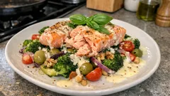 Ofenlachs auf Gemüse – mit Oliven, Pecorino und Nüssen ganz ohne Stress