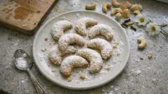 Ingwer-Nuss-Kipferl mit Cashews: zart, mürbe und perfekt für den Plätzchenteller