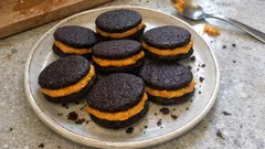 Schoko-Doppelkekse mit Kürbiscreme: das herbstliche Plätzchen, das immer gelingt