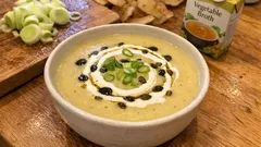 Cremige Kartoffel-Lauch-Suppe aus einem Topf – mit dem Trick, der sie extra sämig macht