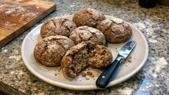 Reine Roggenbrötchen mit Sauerteig: rustikal, saftig und ganz ohne Weizen