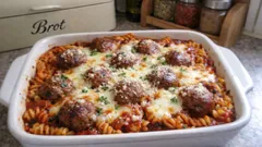 Polpette al forno mit Fusilli: saftige Hackbällchen im Ofenaufllauf mit Käsekruste