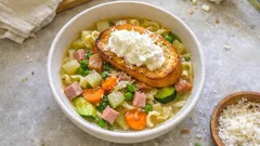 Milde Gemüsesuppe für Kinder mit Nudeln – in 20 Minuten auf dem Tisch