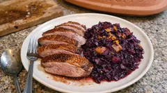 Gänsebrust im Römertopf mit Rotkohl – saftig aus dem Ofen, ganz entspannt